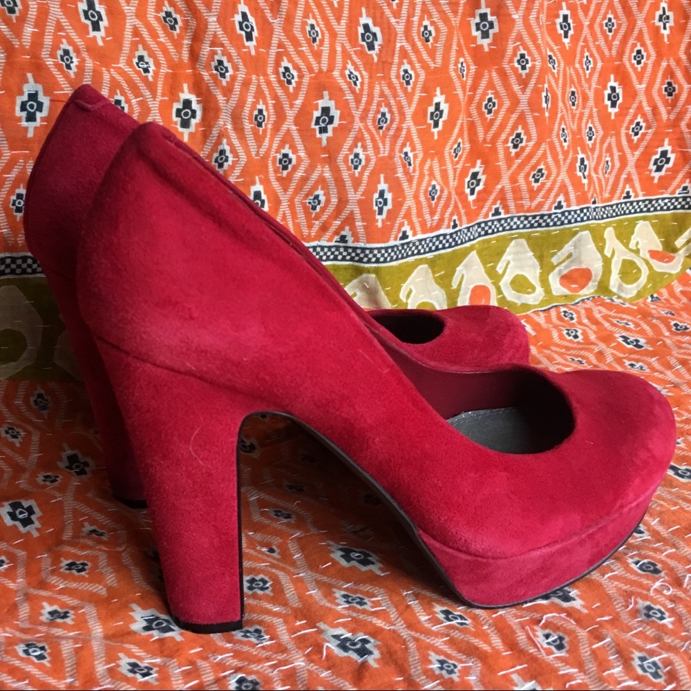 Gianni Bini Chunky Suede Platforms